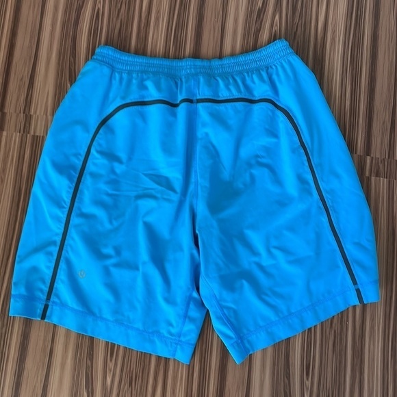 LULULEMON Running Shorts Size Large - Picture 5 of 9